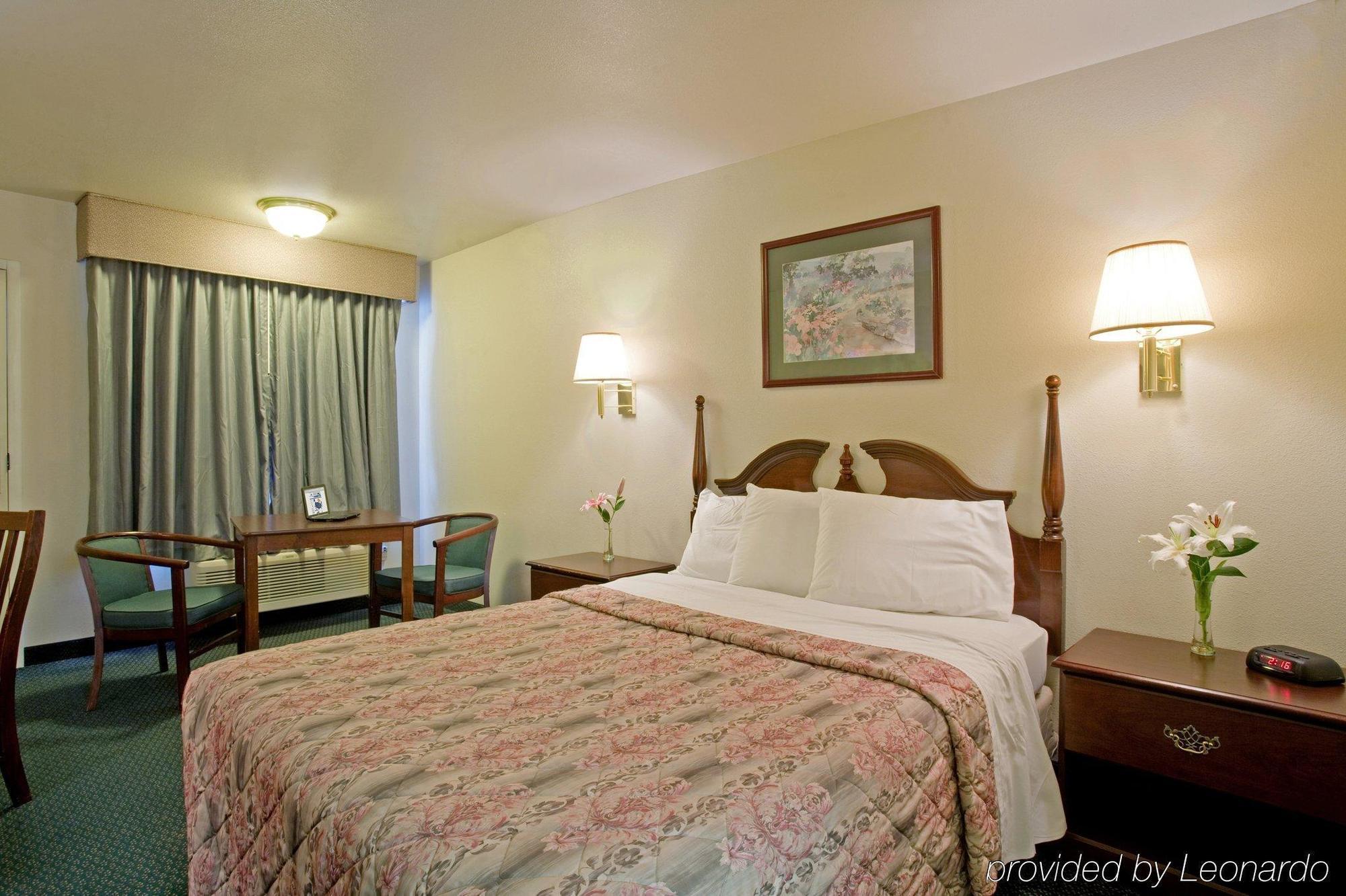 Turlock Inn 객실 사진